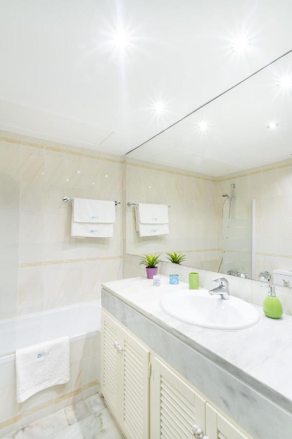 Marbella Banus Suites - Golden Beach Marbella Suite Екстер'єр фото